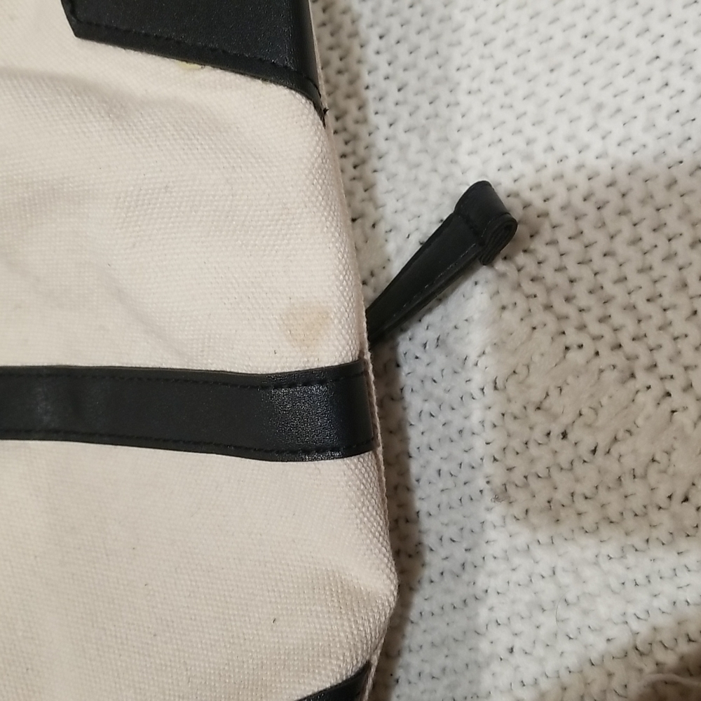 Backpack - Picture 3 of 4